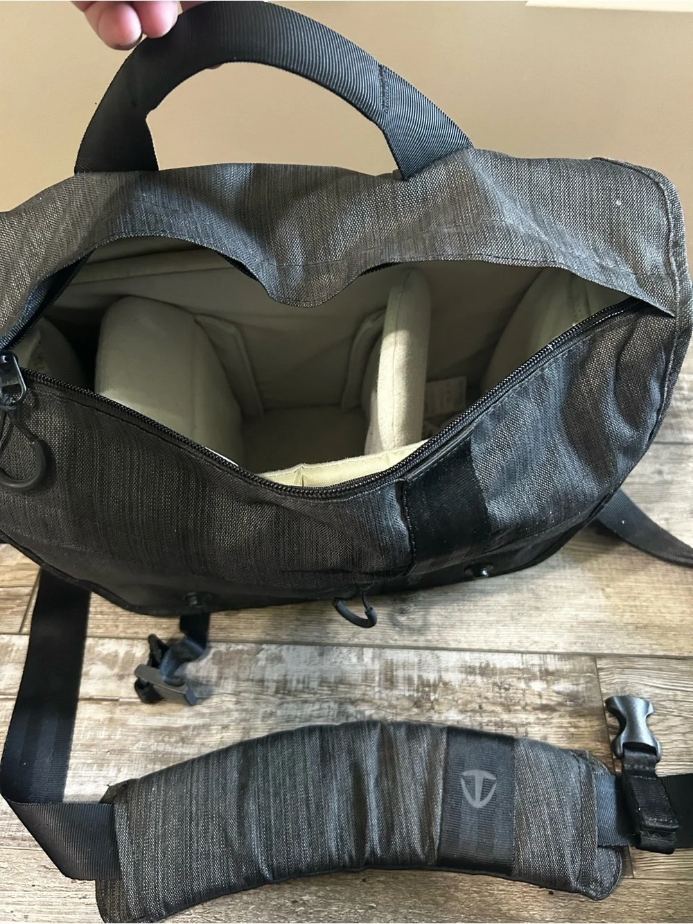 Tenba Messenger DNA camera bag charcoal grey